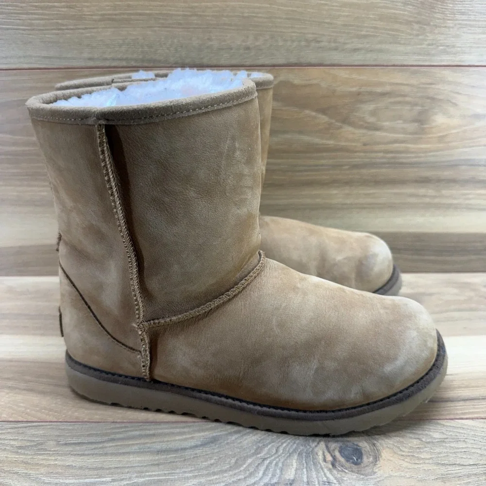 UGG Classic Short Boots Youth‎ 6 Girls Nubuck Chestnut Shearling Lined